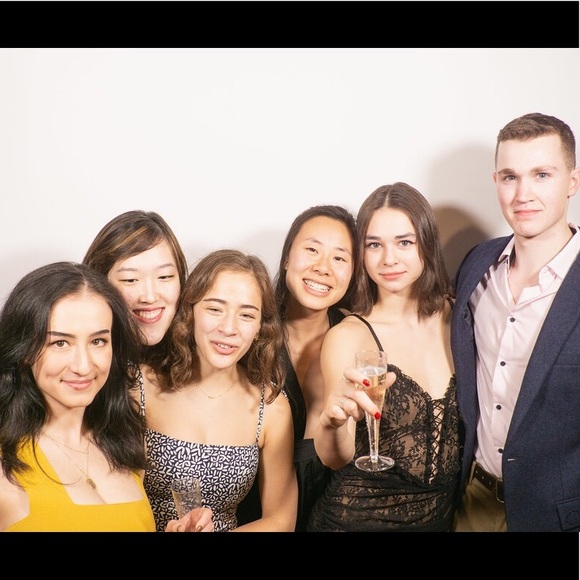 Meet your Posher, Claire - Picture 2 of 3